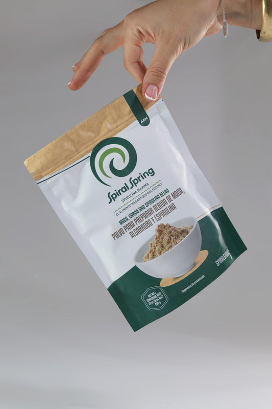 Espirulina + Maca y Algarrobo en polvo.