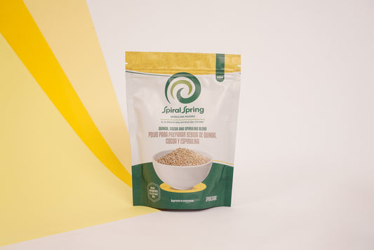 Espirulina + Quinoa y Cocoa en polvo.